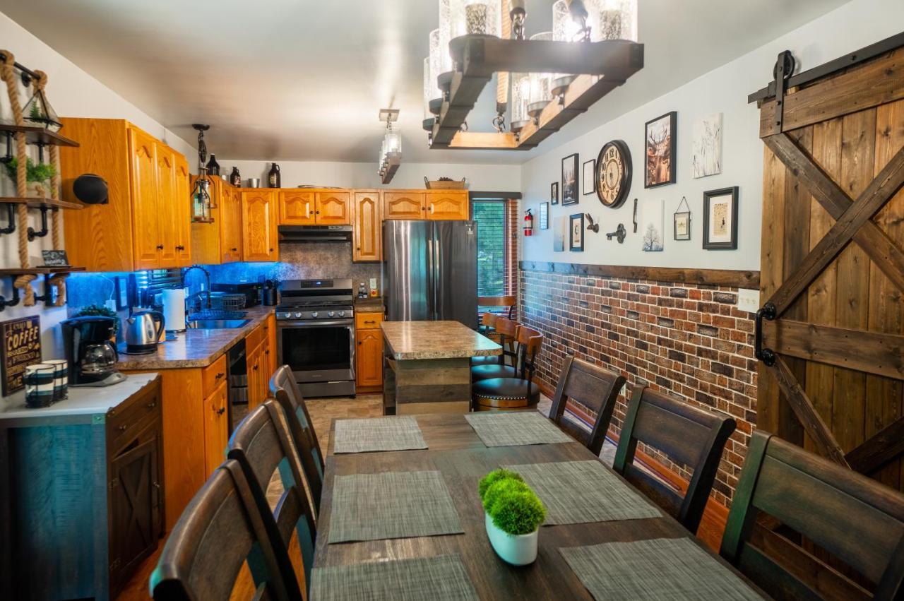 Harmony Hill Stylish 4bd Mountain Retreat, Hot Tub, Games Сasa de vacaciones