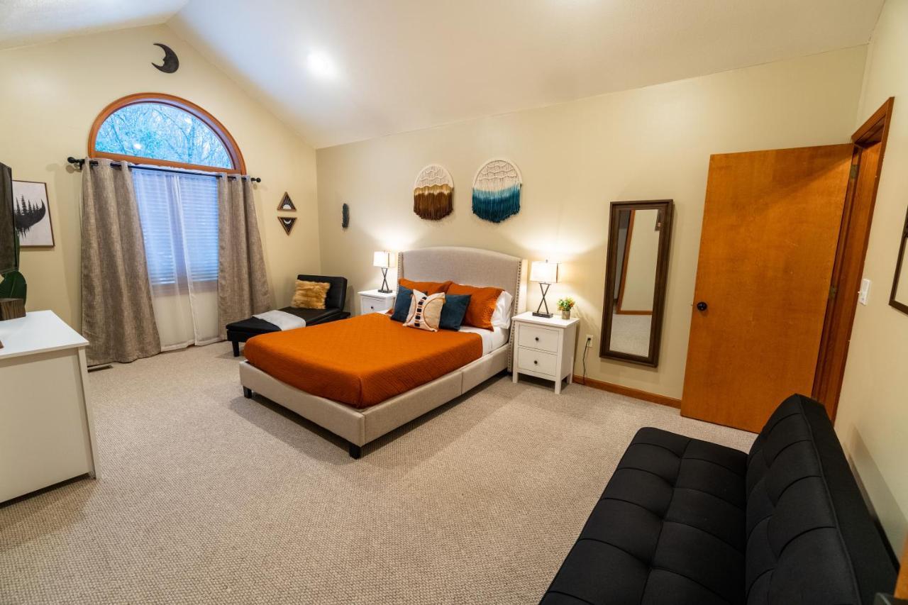 Сasa de vacaciones Harmony Hill Stylish 4bd Mountain Retreat, Hot Tub, Games