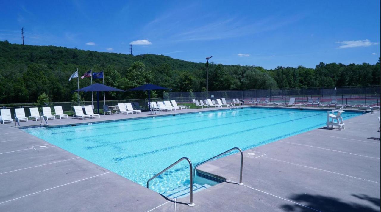 Harmony Hill Stylish 4bd Mountain Retreat, Hot Tub, Games Сasa de vacaciones *