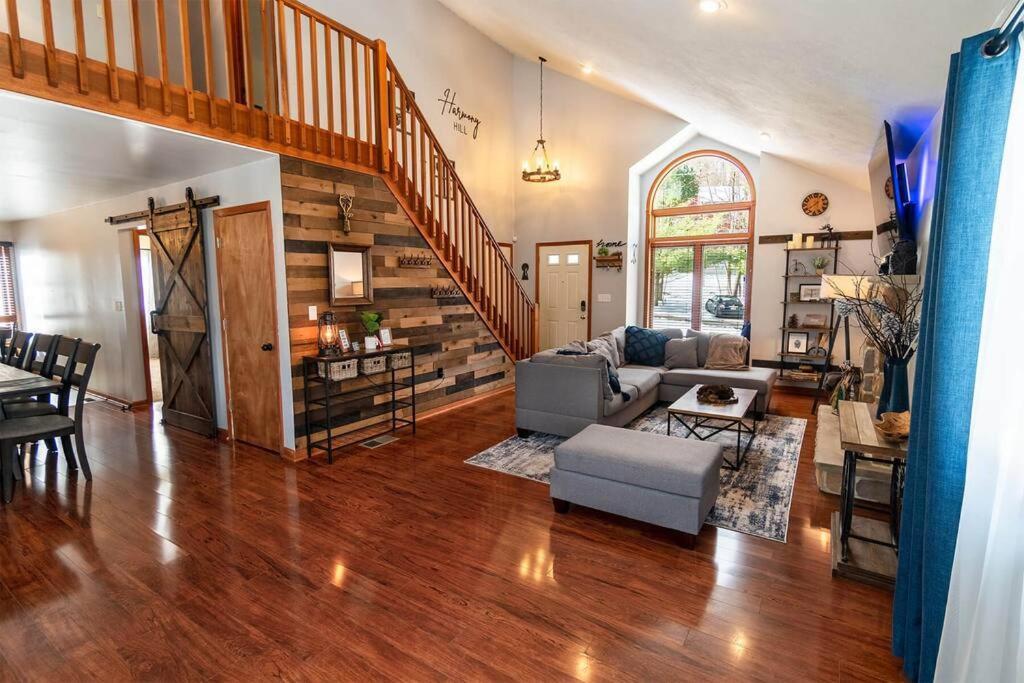 Сasa de vacaciones Harmony Hill Stylish 4bd Mountain Retreat, Hot Tub, Games